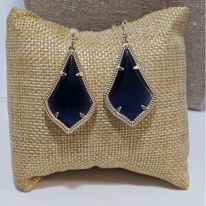 Kendra Scott Alex gold and black earrings: Size: 1.5"L x 1"W on earwire